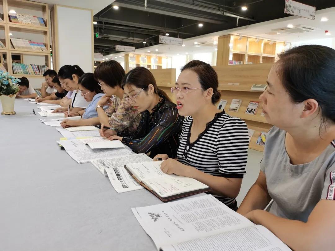 教师如何培养小学生的阅读能力,小学教师靠阅读成功