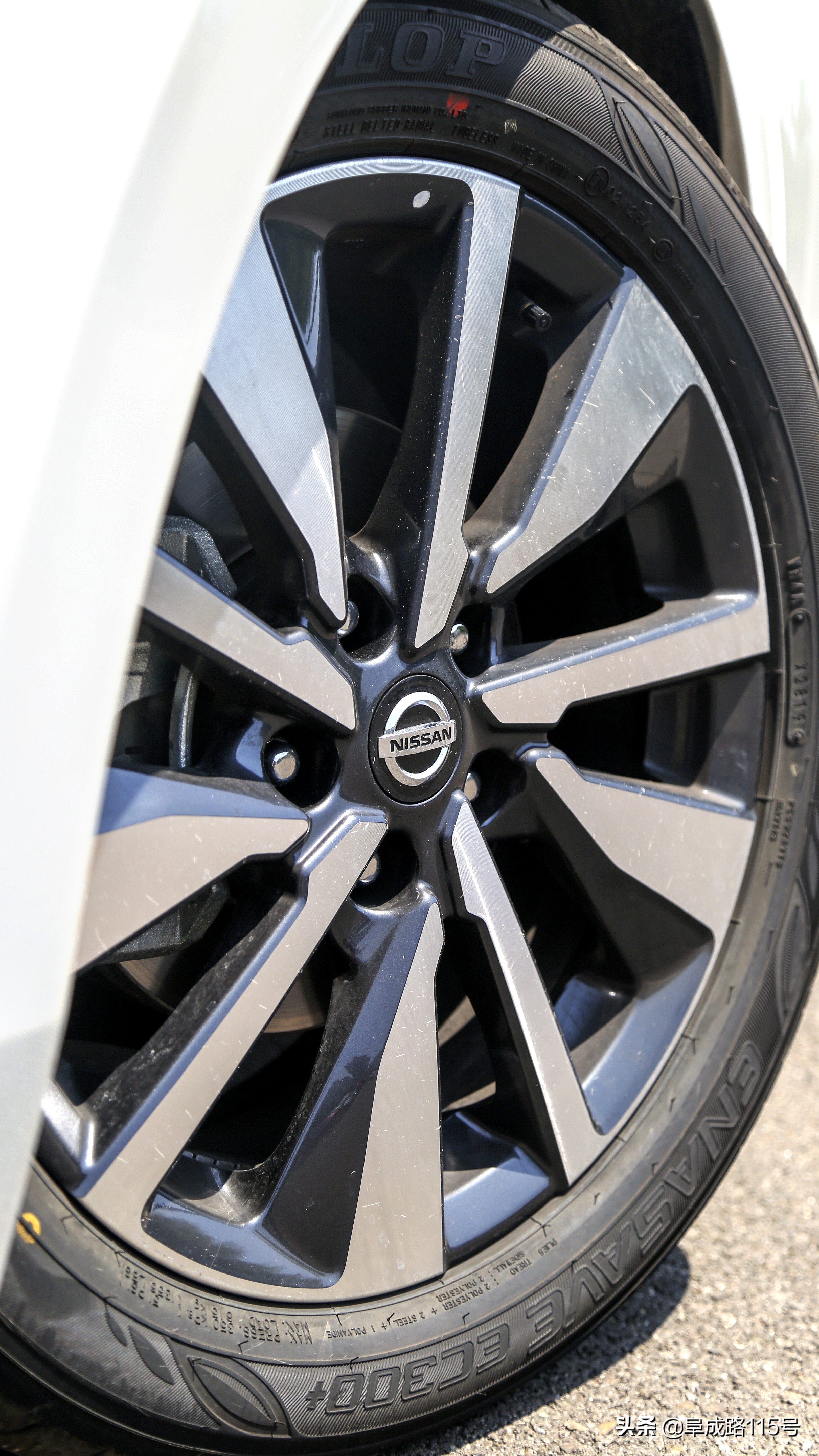 将朗逸赶下神坛自吸+CVT的佛系新轩逸躺着也能当第一