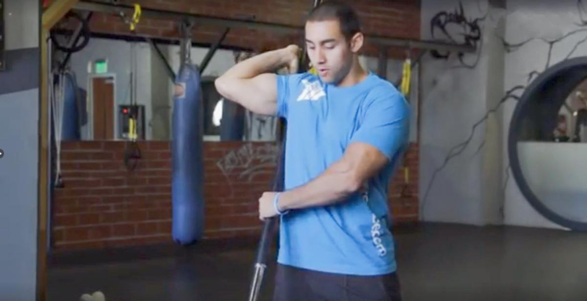 电脑前久坐肩膀疼,电脑前久坐怎么按摩