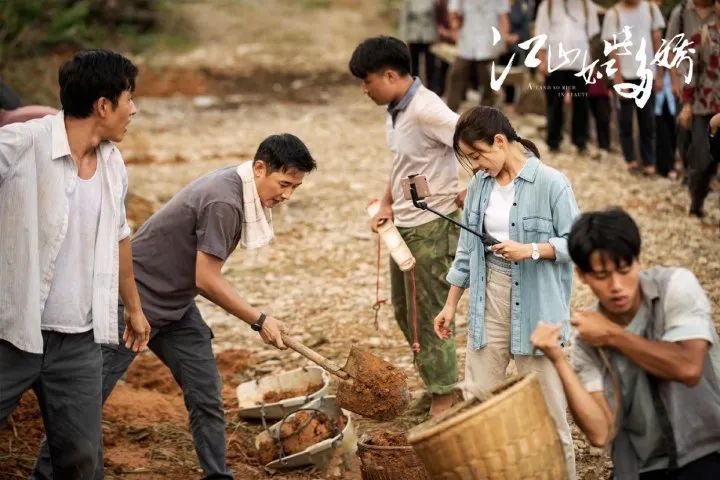 今日热搜榜完整版电视剧,今日热搜榜电视剧