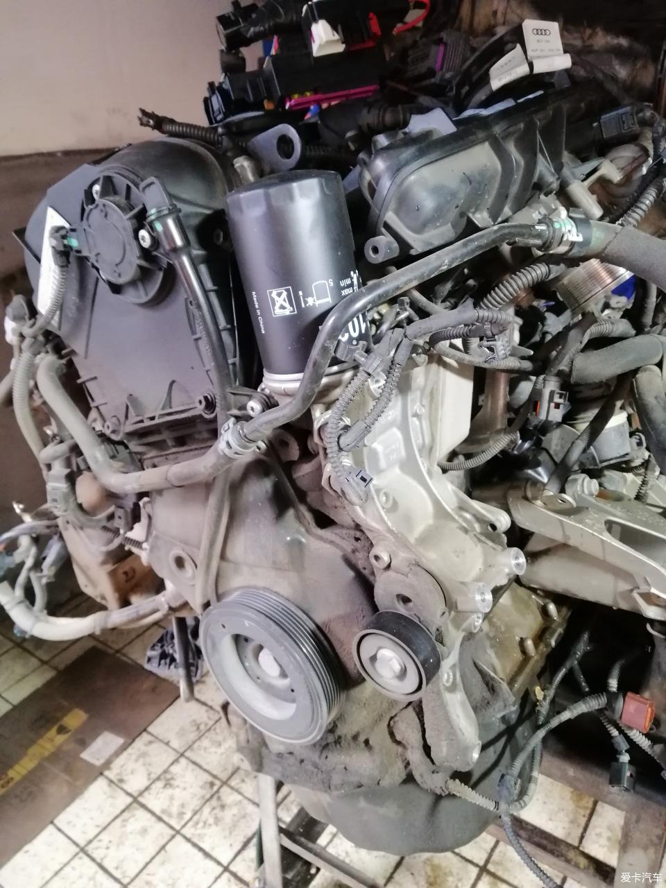 奥迪q32.0t烧机油解决办法,奥迪q31.4发动机烧机油