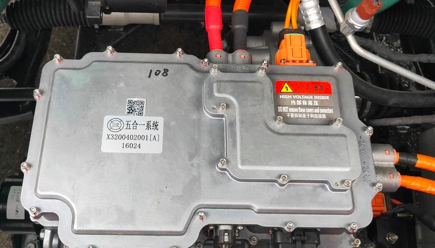 华晨新日i03,新日华晨i03快充电流逐渐增大