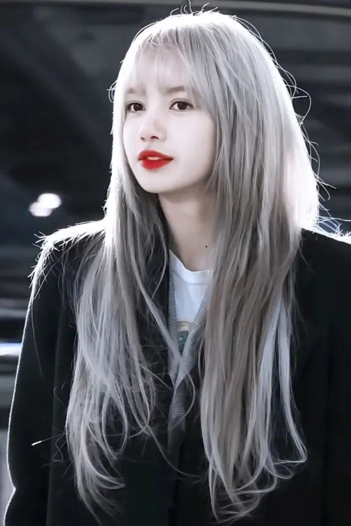 lisa刘海前后对比照,lisa再出新造型刘海