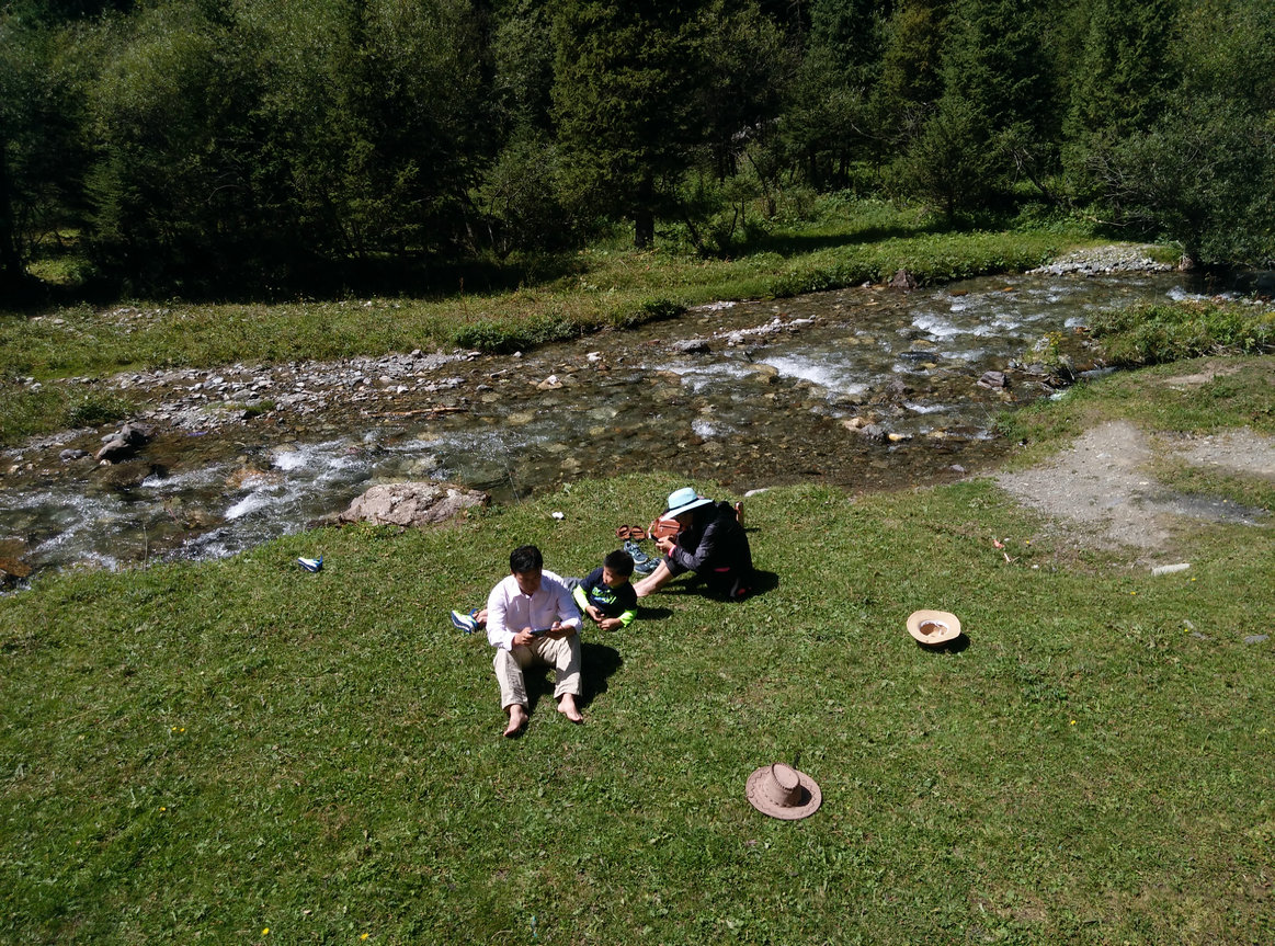 *疆新**蒙古包旅店老板,看他一天的收入多少,一个月就抵我一年工资