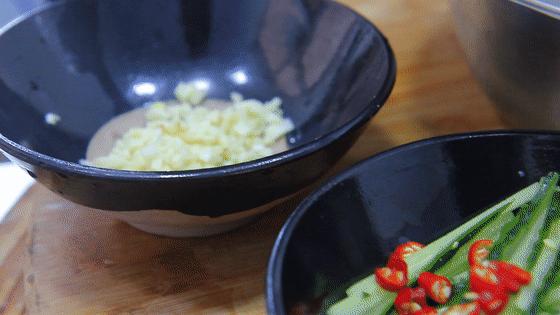 可以储存的红油金针菇做法,红油金针菇和香辣金针菇区别