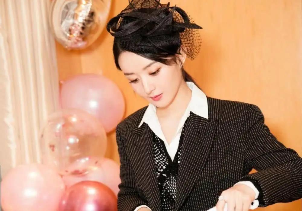 周冬雨成为金像金马双料影后,周冬雨金鸡金像影后颁奖视频