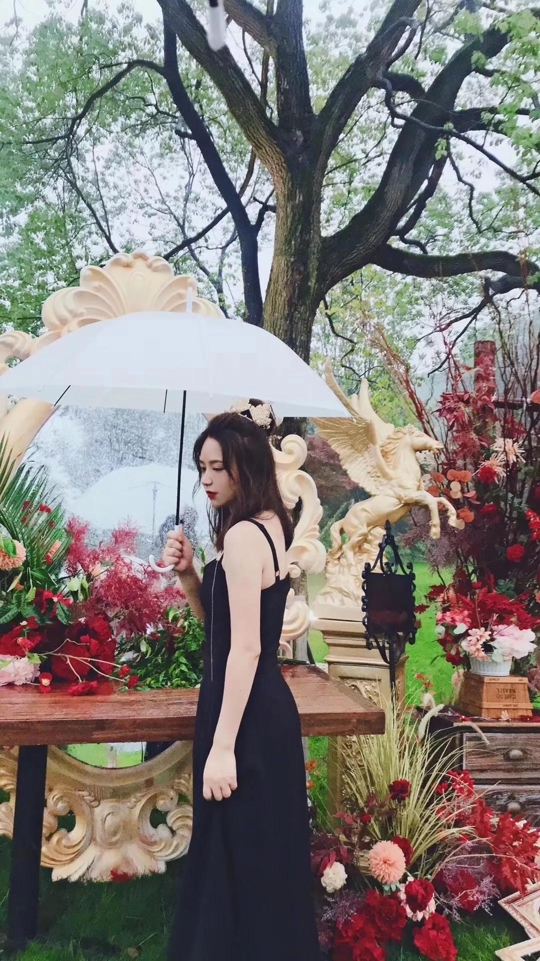 QUNEEN梦游仙境女王派对，天著之上有美的竞相发生