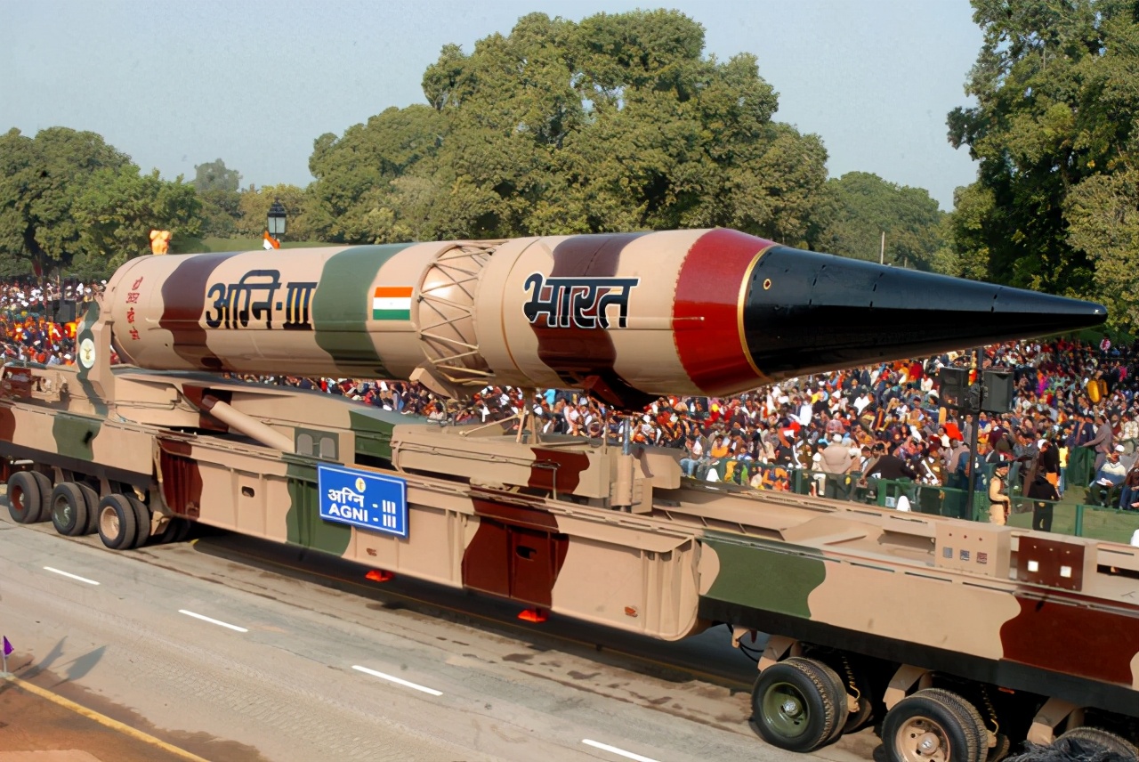 印军先进装备保障能力备受质疑,外国热评印度军队不堪一击