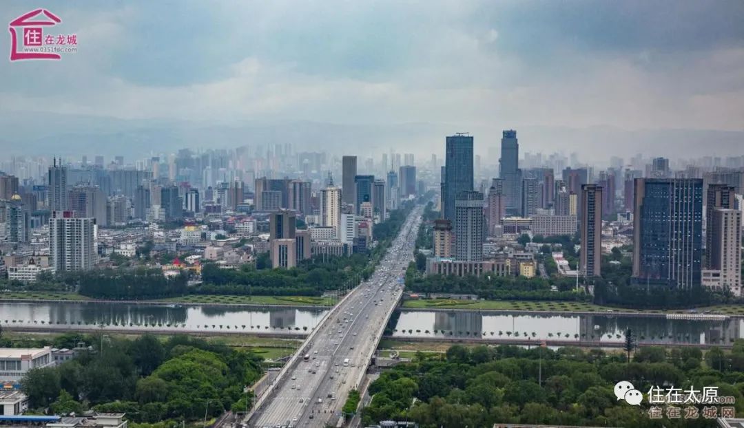 站在高楼向下看第一视角,站在高楼俯瞰城市第一视角