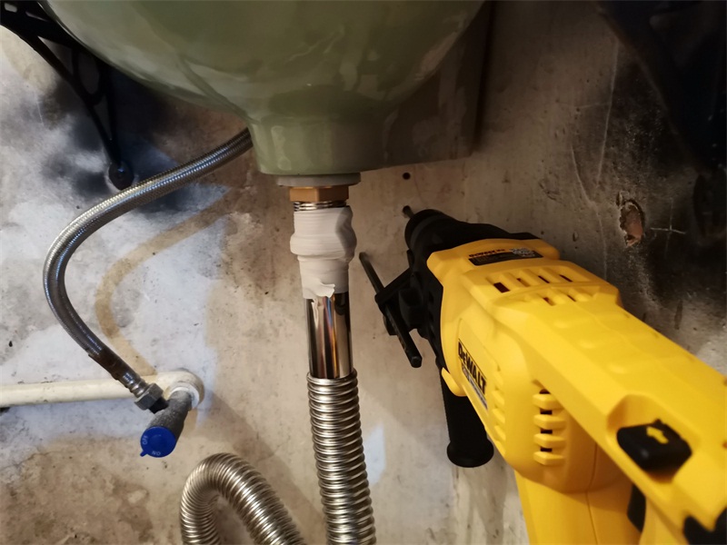 释放自我，轻巧随行-得伟DCH133无刷充电电锤入手使用体验