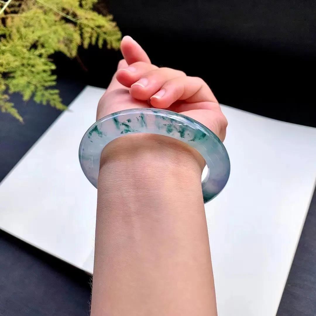 广东四会玉石翡翠批发市场,佛山市翡翠批发市场在哪里