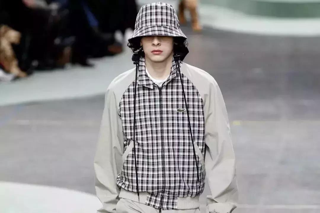 从选择发型到选择帽子,渔夫帽的正确搭配图片