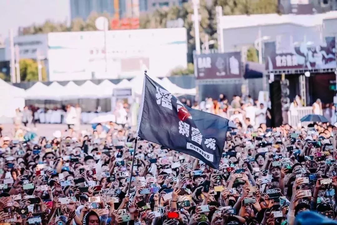 11/08来左边跟我一起画个龙，右边画一道彩虹