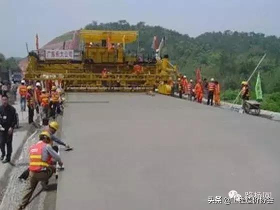 水泥混凝土路面施工工艺流程,何为水泥混凝土路面滑模施工