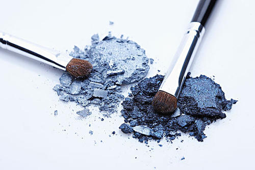 新手化妆需要使用什么样的化妆刷,化妆刷的认识与使用方法