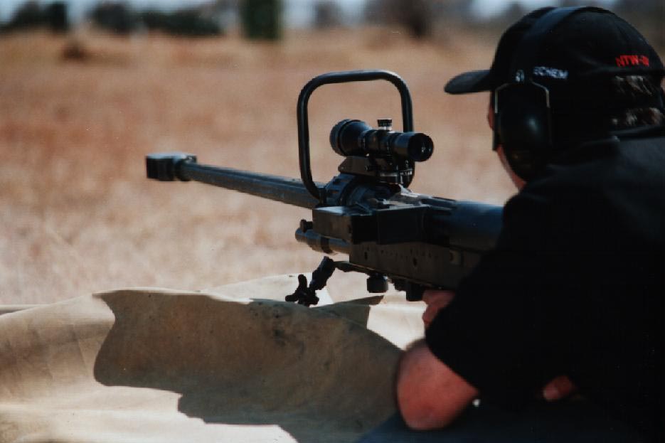 南非20mm口径狙击步枪,南非r3突击步枪