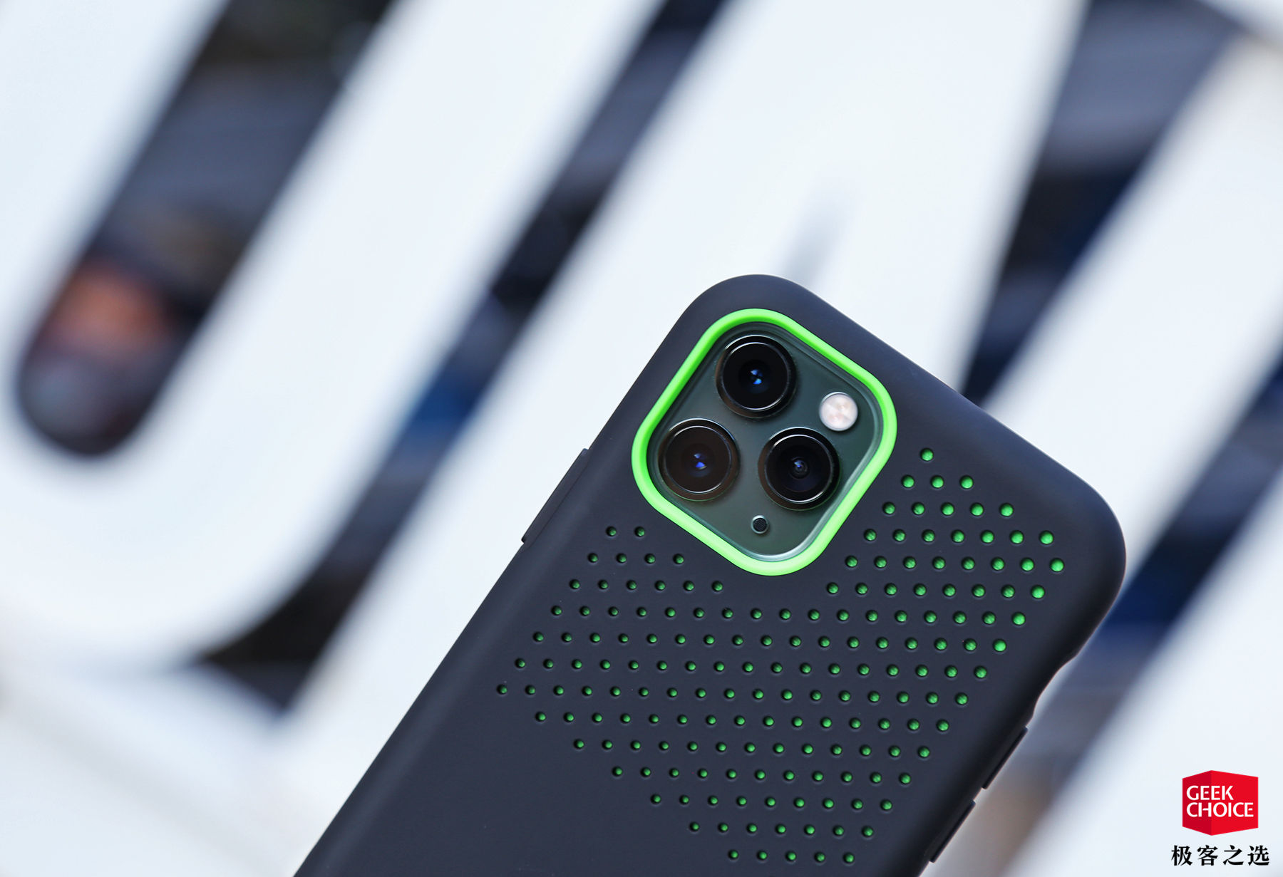 雷蛇iphonese手机壳,雷蛇推出辅助降温的手机壳