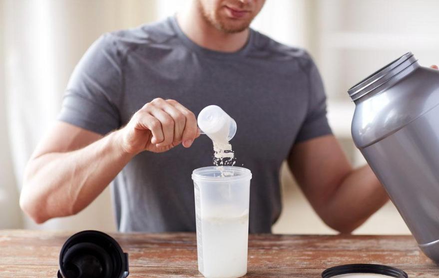 喝增肌粉爆痘需要补充什么,为什么喝增肌粉容易爆痘