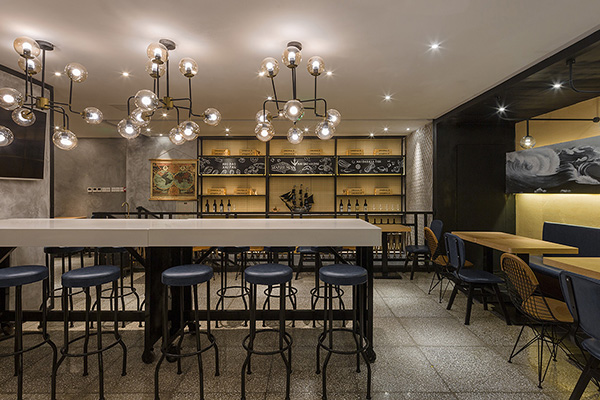 开一家餐饮店如何做特色,没有手艺的想开餐饮怎么做