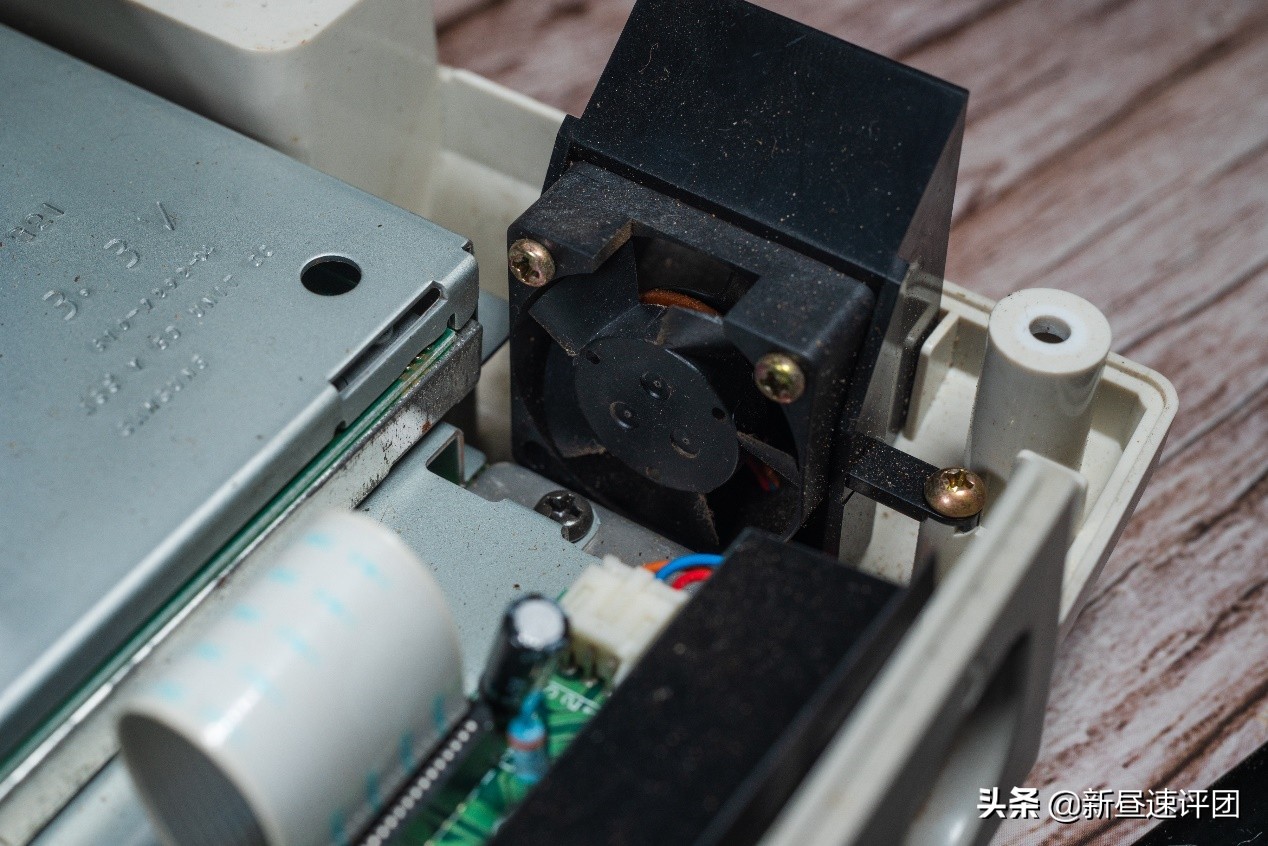 翻新修复DreamCast游戏机：好端端的产品，差点让公司倒闭