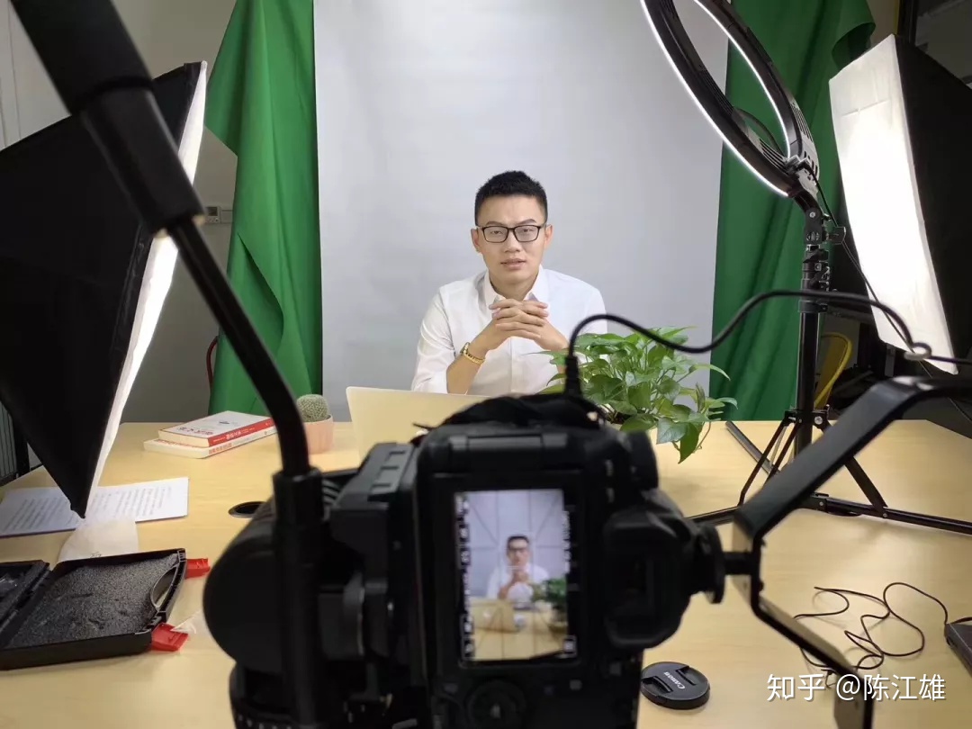 陈江雄:在抖音~1部手机,让我营收400万,6万人加爆VX