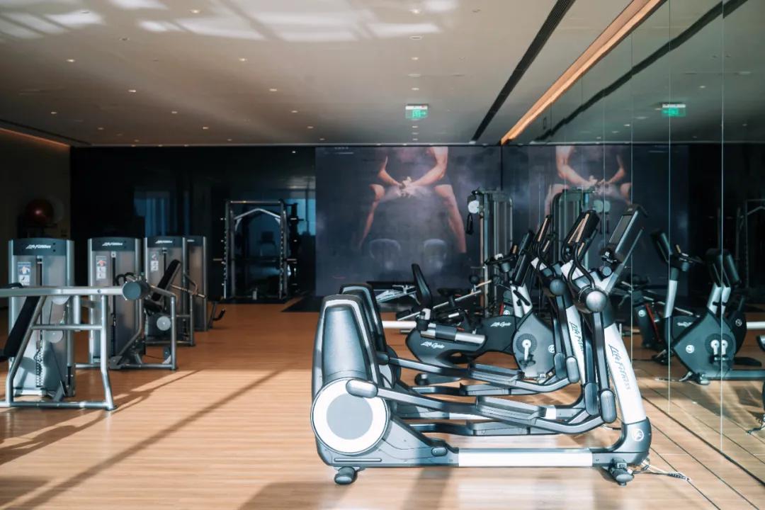 把繁华踩在脚下,将吃喝囊括周边。去长沙要住地标里