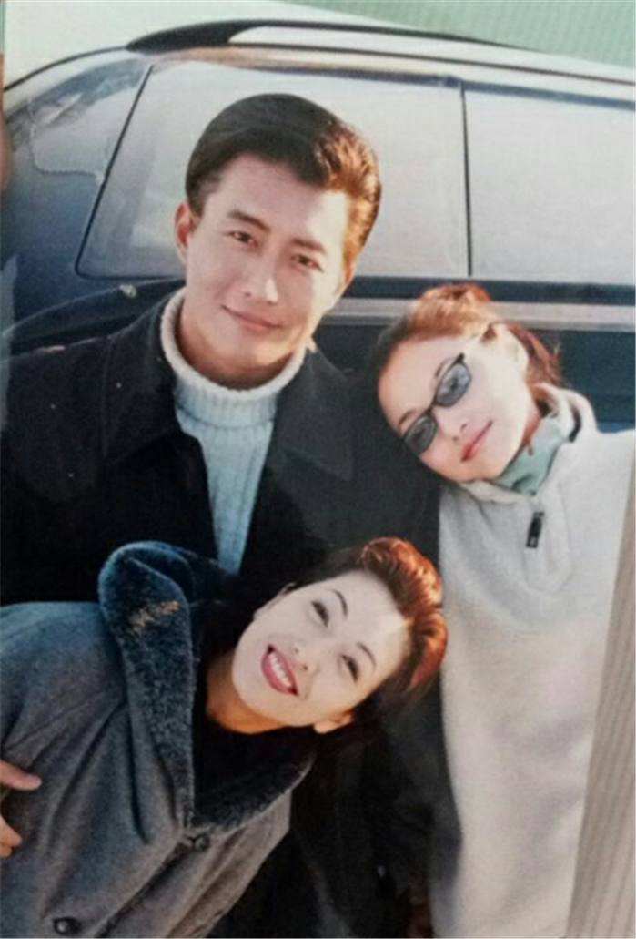 靳东和江珊真的同居过5年吗,靳东与离过婚的江珊