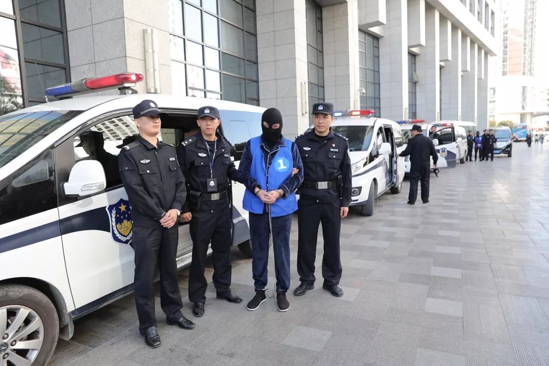 鍚存灄鍚存澗鎶撴崟鎯呭喌瑙嗛,寮鸿鎷夎蛋閬椾綋