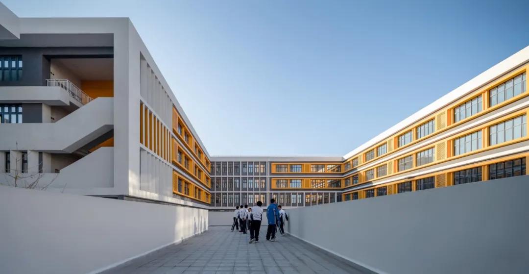 多维度的空间体系——东北英才教育集团第一中学/霍普股份