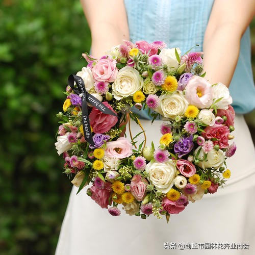 鲜花蔫了就要扔吗,鲜花蔫了需要太阳吗