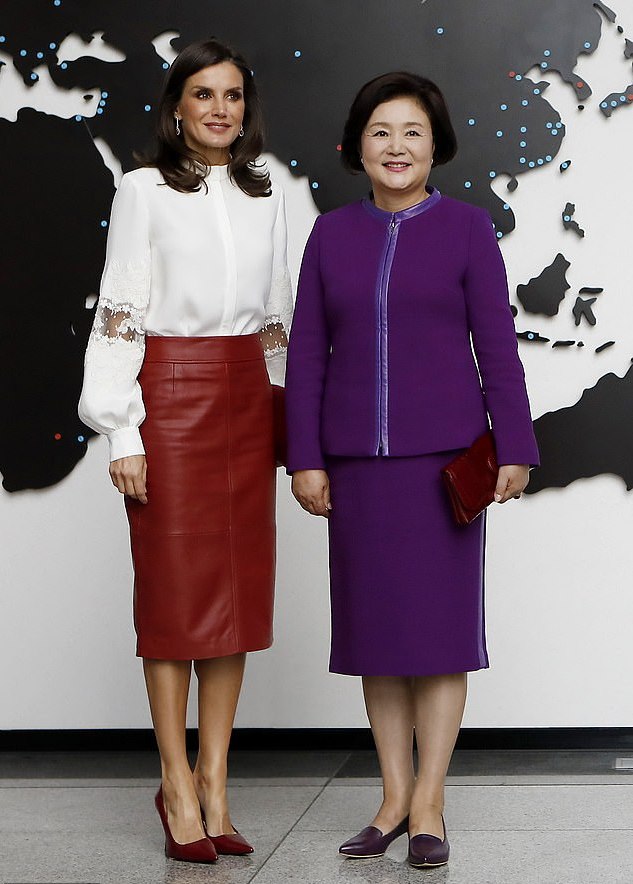 西班牙王后风格斗篷,西班牙王后穿衣经典款