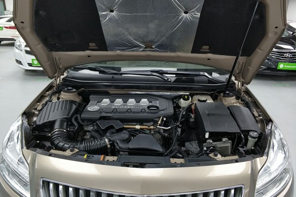 别克君威2015款2.0精英版二手,我买了辆二手车