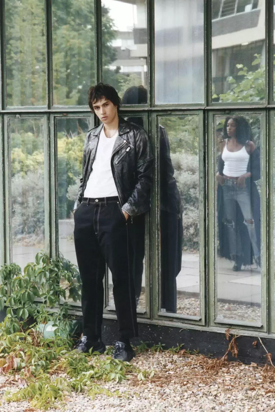 衣橱里的永恒经典牛仔裤,衣柜里的百搭牛仔裤