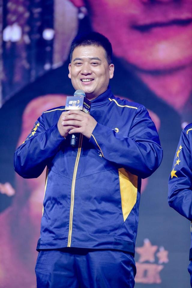 50岁快递员月薪8000,快递员年薪十万有可能吗