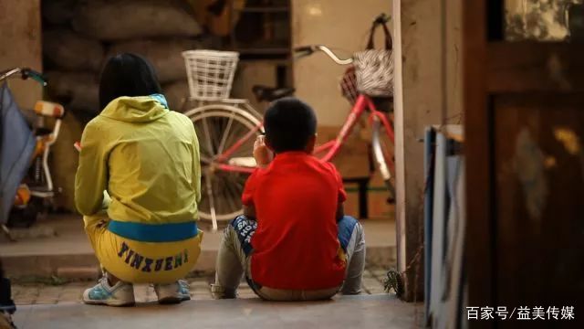 她是两千多孩子的“彩虹妈妈”，为服刑人员未成年子女撑起一片天