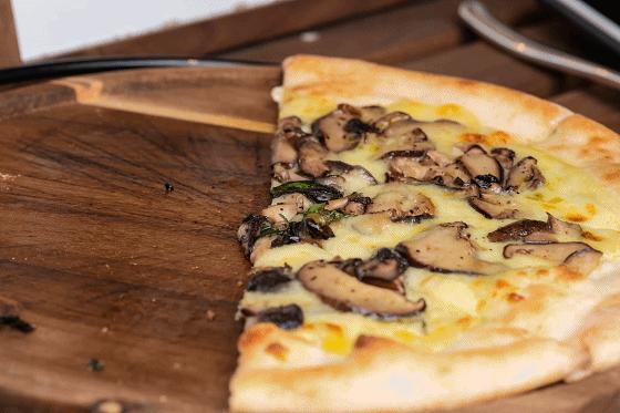 之心城这家餐厅堪称“西餐界CHANEL”，小姐姐们都抢着去