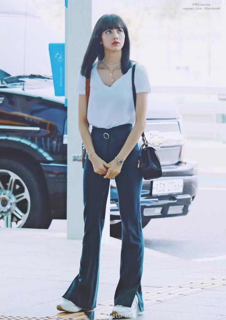 白t恤怎么穿出高级感,高级白t恤