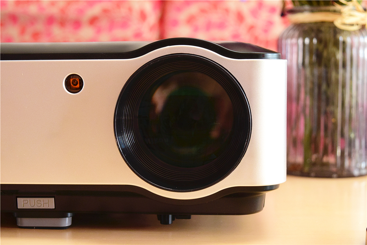 瑞格尔rd806投影机可以连wifi吗,瑞格尔rd806投影机能连手机吗