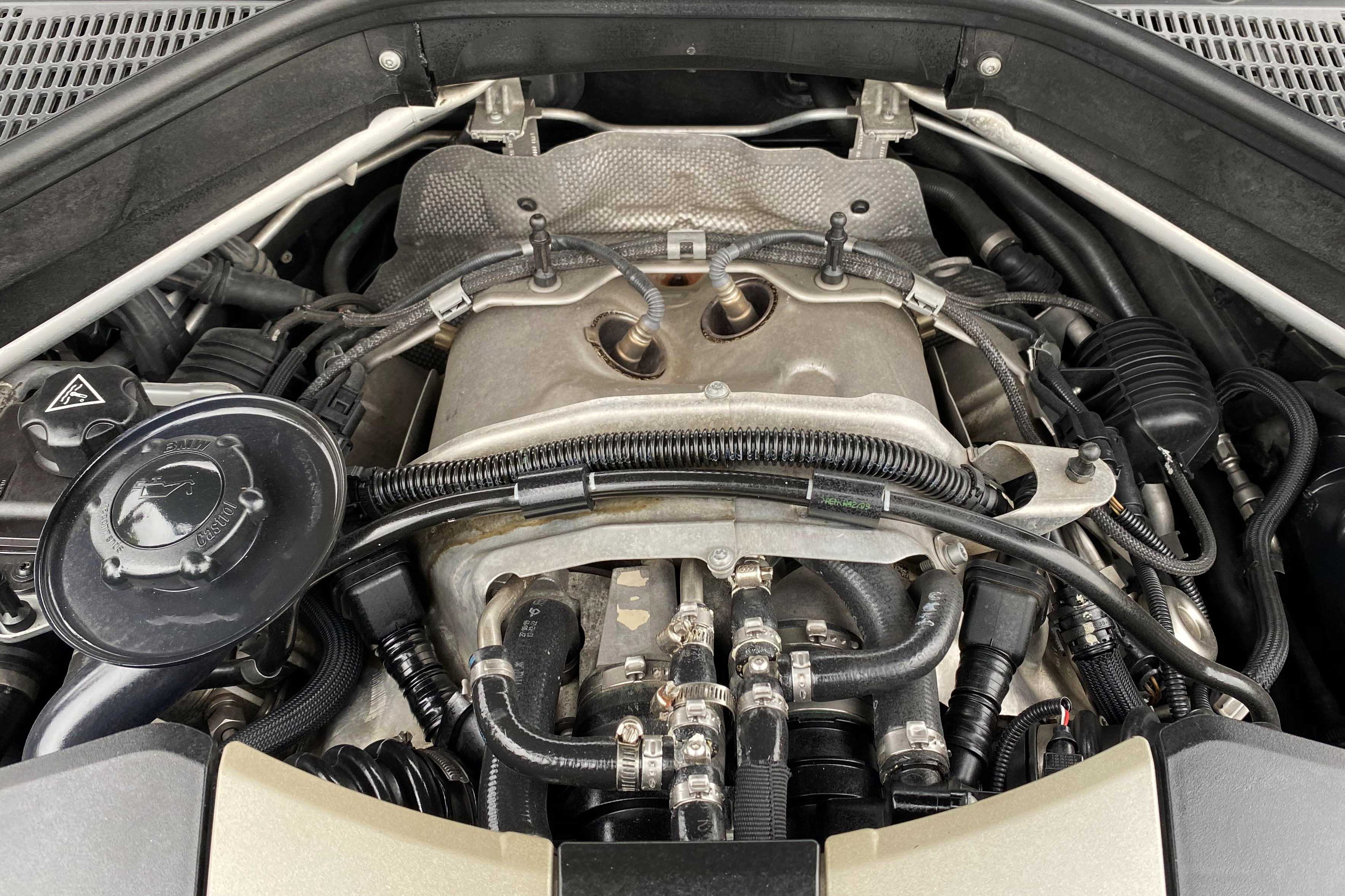 宝马x6个人出售,一手车源个人出售宝马x6