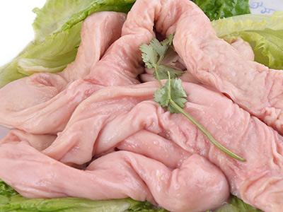 洗肥肠用什么方法洗了之后不臭,洗肥肠的正确方法面粉