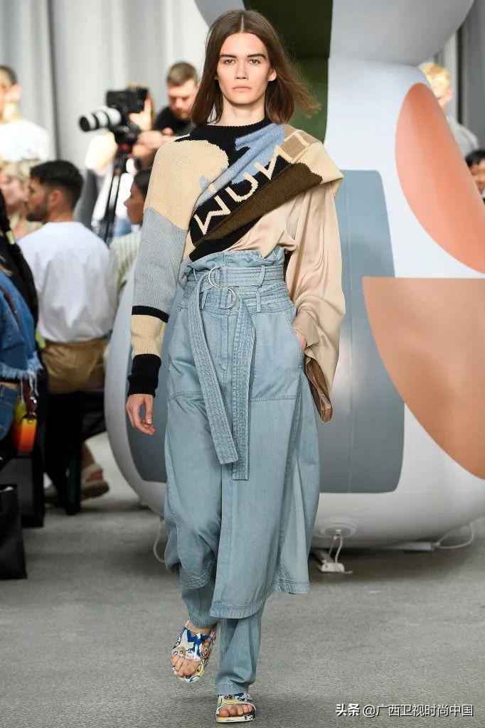 穿搭高级感冷淡风职场,冷酷风穿搭职场