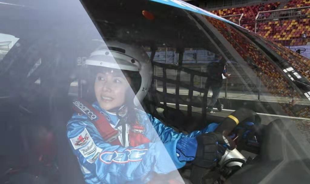 蒙嘉慧几岁和郑伊健谈恋爱,蒙嘉慧郑伊健恋爱