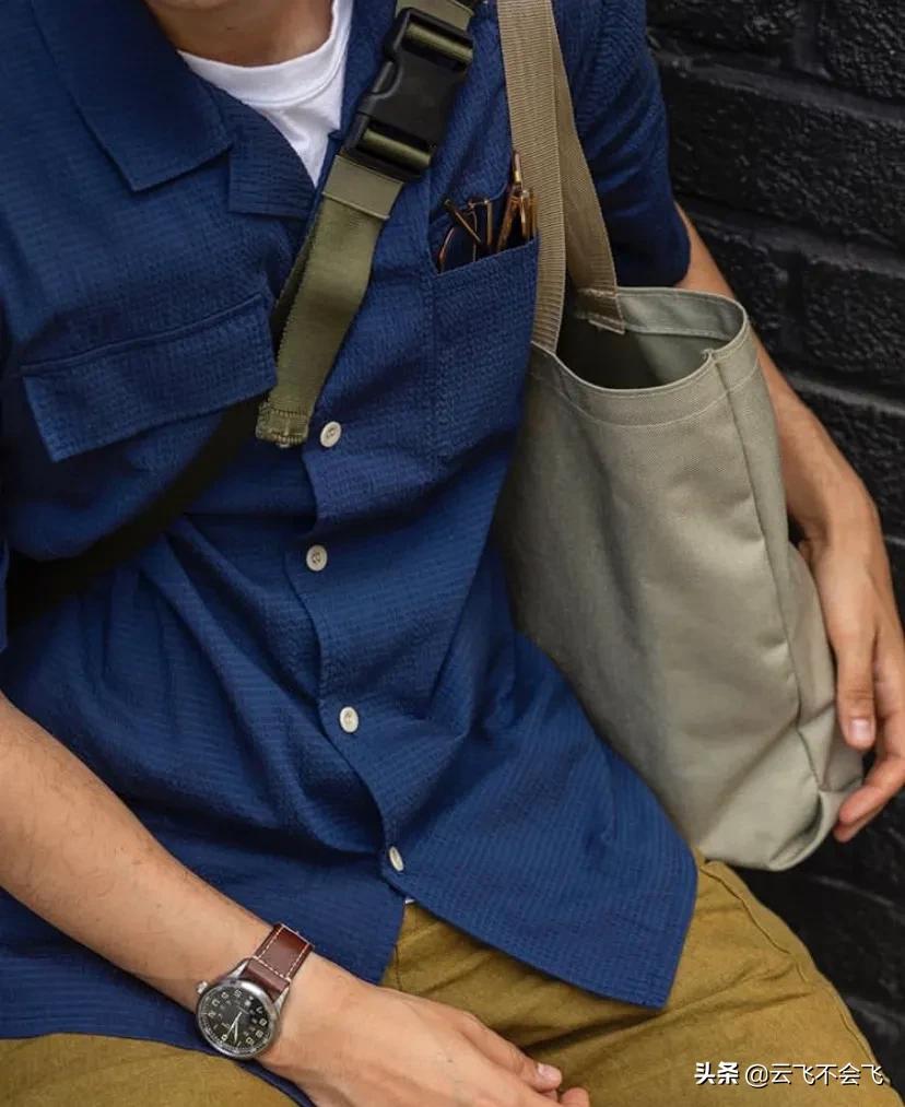 如果你觉得亚*衣麻**服易皱难打理，那泡泡纱单品一定没有理由拒绝