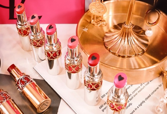 适合素颜的大牌口红豆沙奶茶色号 (哪个口红色号适合素颜又提气色)