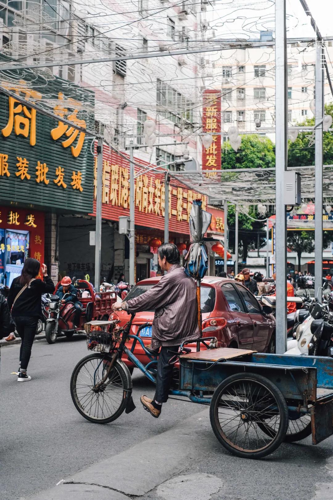 曾创出上亿流水，一个档口就能买宝马730，南宁这地方如今已没落