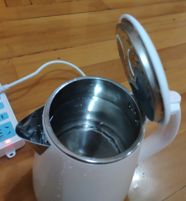 30块钱买的电热水壶,电热水壶便宜实惠的