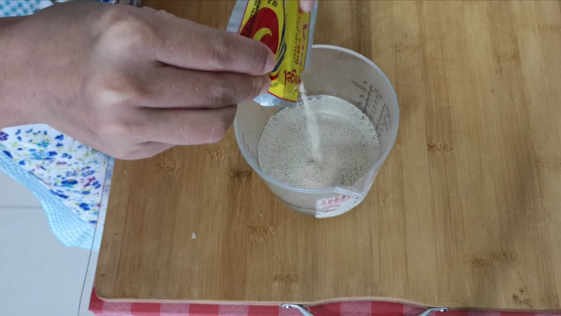 蒸馒头酵母少了面没发怎么补救,蒸馒头面发不起来有什么补救方法