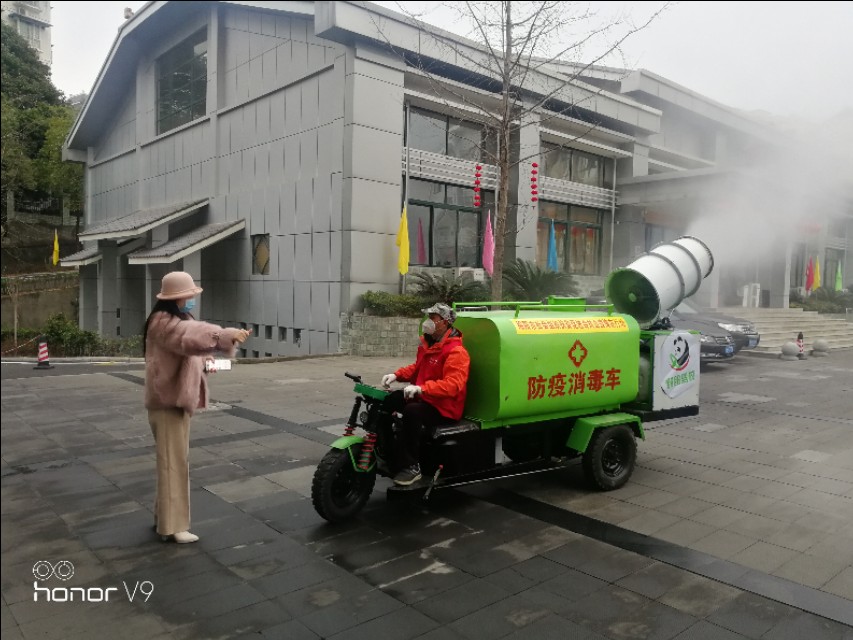 借来消毒车，自购消毒剂，盼盼驾校直击抗疫战场！