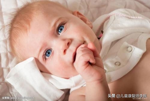 宝宝眼睛异样,宝宝眼睛虹膜发育异常