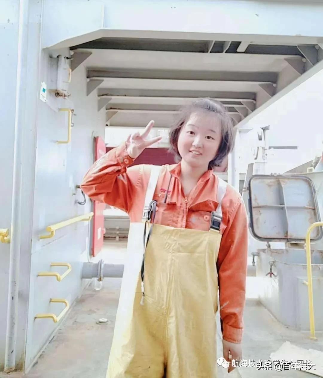 这个小妮不简单,乡下丫头不简单